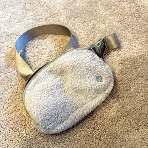 Lululemon belt bag